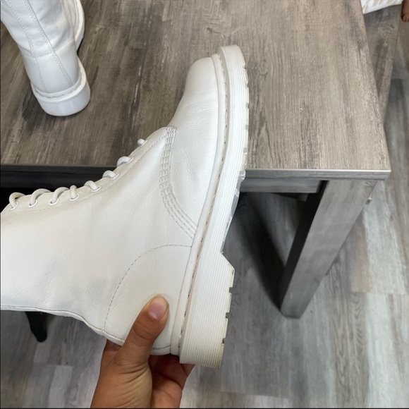 DR MARTEN all white soft leather size 9 - Picture 12 of 12